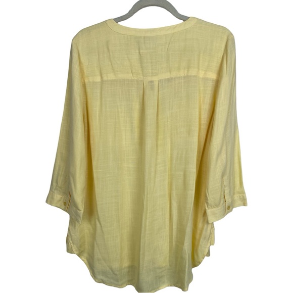 🥑5/$25 Chico's womens 3/4 Sleeve yellow Button Blouse Size 1 medium - Picture 2 of 5